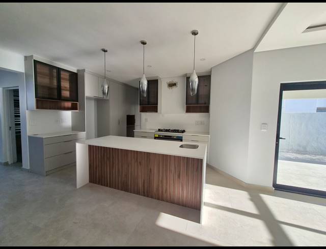 4 BEDROOM HOUSE FOR SALE IN SANDOWN